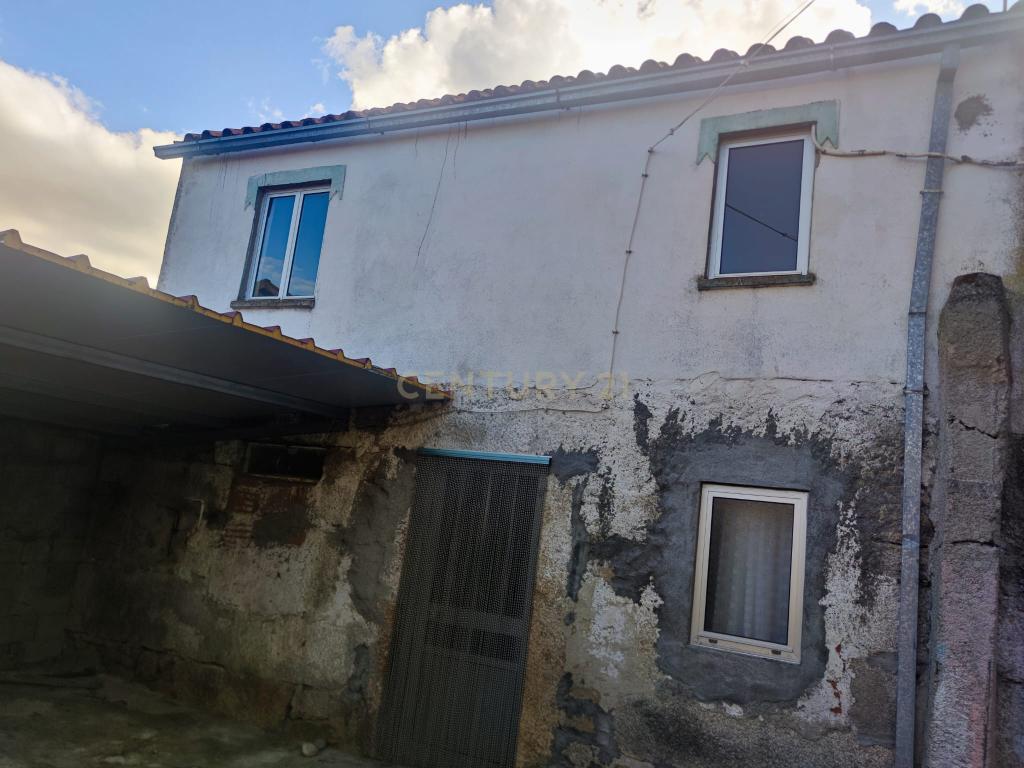 Moradia para renovação em Martim Pega, Sabugal - Image 3
