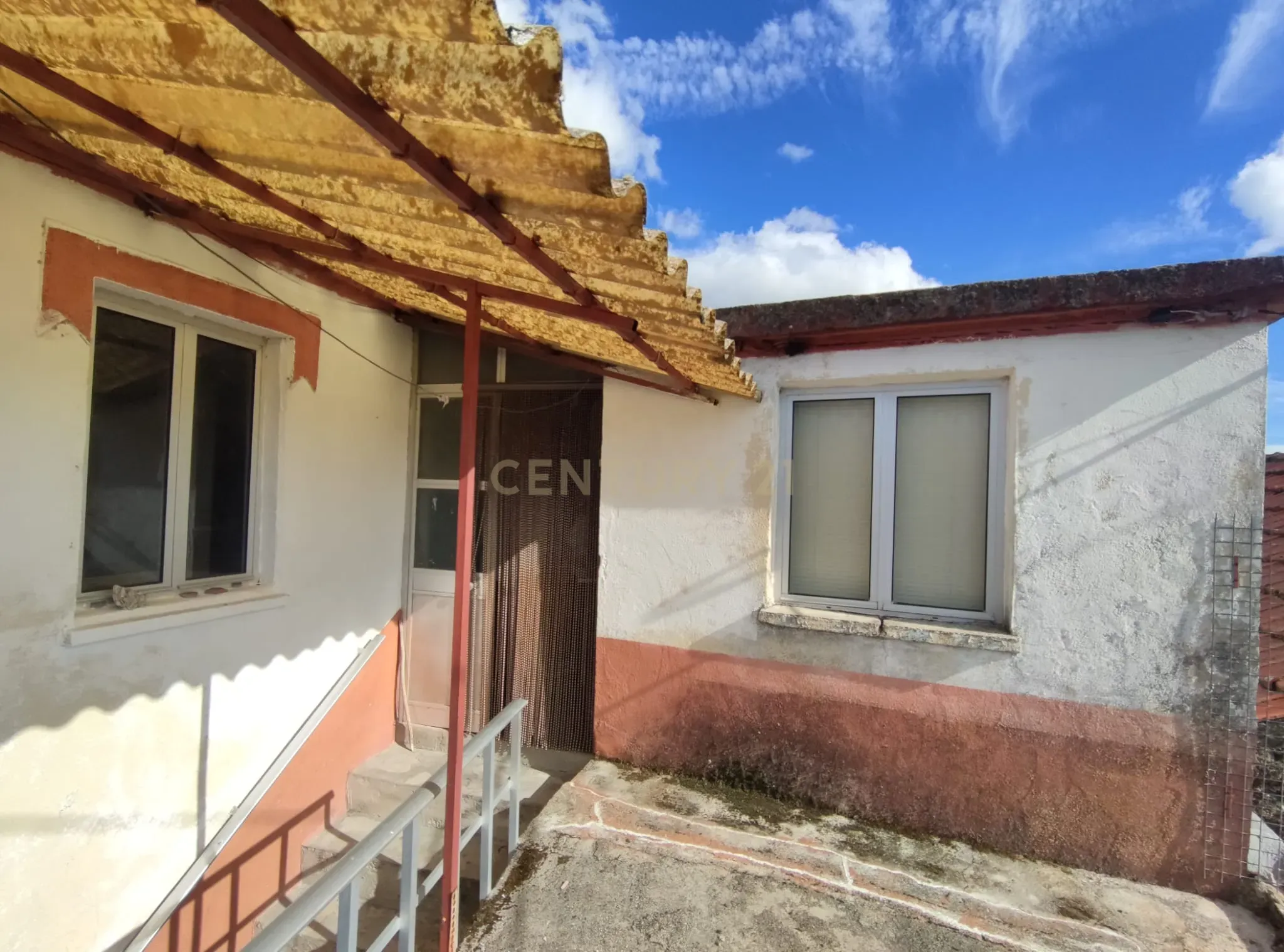 Moradia para renovação em Martim Pega, Sabugal - Image 4