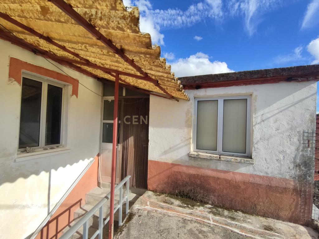 Moradia para renovação em Martim Pega, Sabugal - Image 4