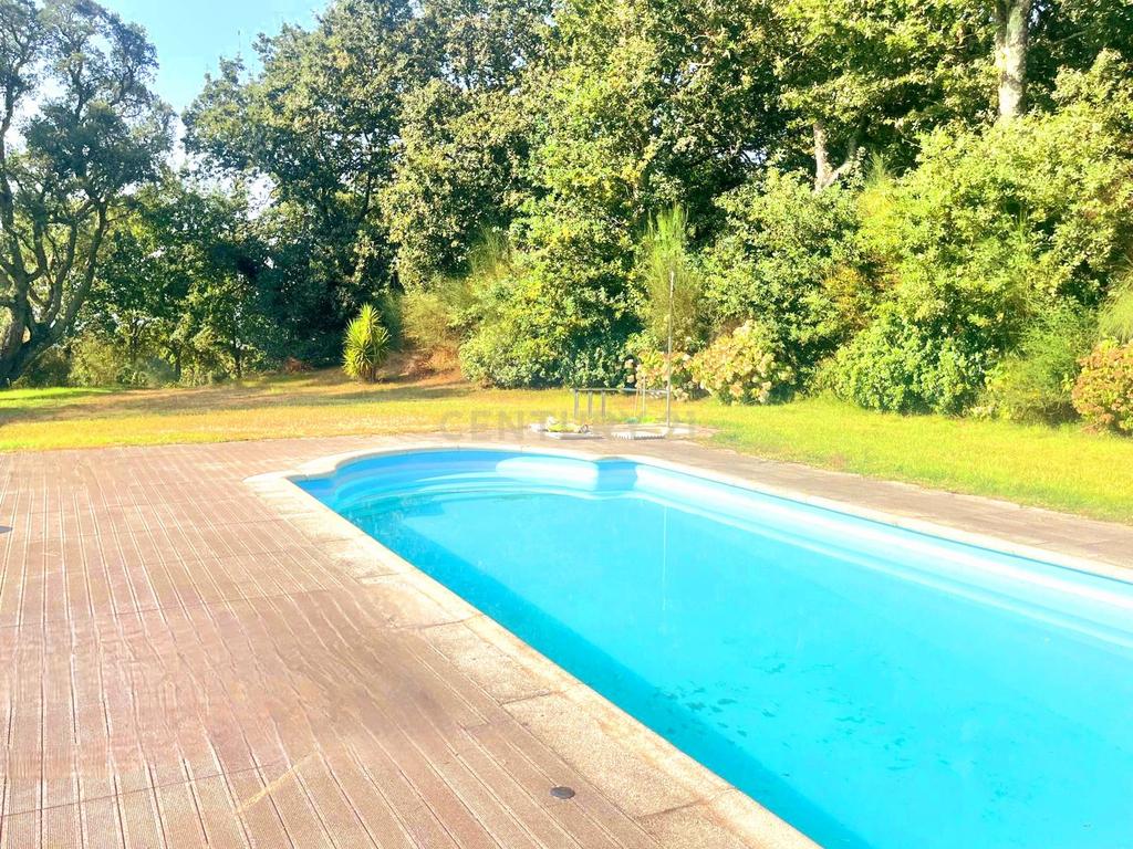 Moradia com quatro quartos  com piscina em Romarigães Paredes de Coura - Image 44