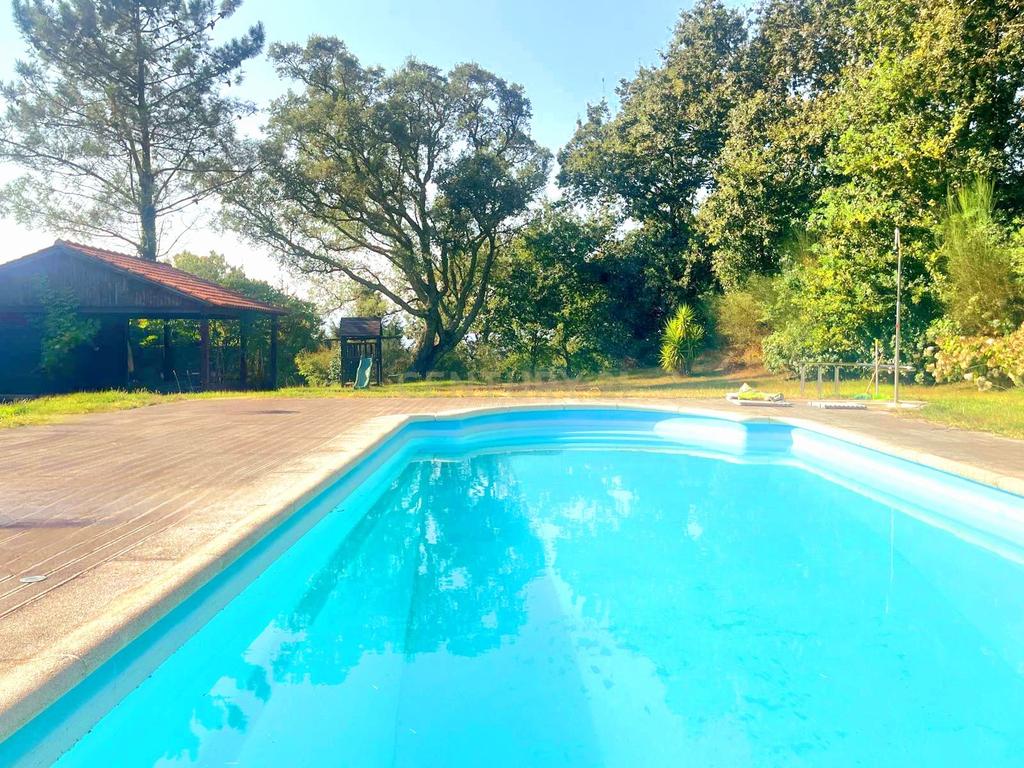 Moradia com quatro quartos  com piscina em Romarigães Paredes de Coura - Image 43