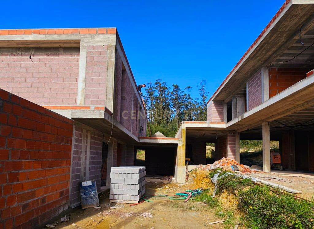 Terreno para Construção de Moradia de Luxo em Laúndos - Image 4