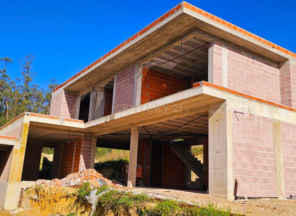 Terreno para Construção de Moradia de Luxo em Laúndos - Image 2