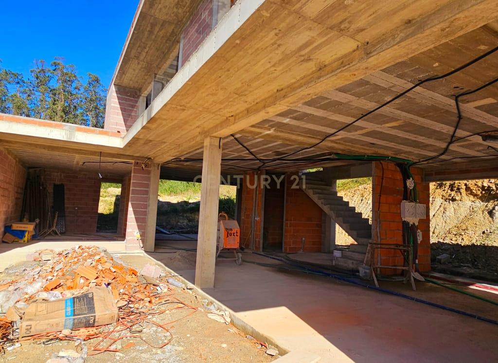 Terreno para Construção de Moradia de Luxo em Laúndos - Image 3