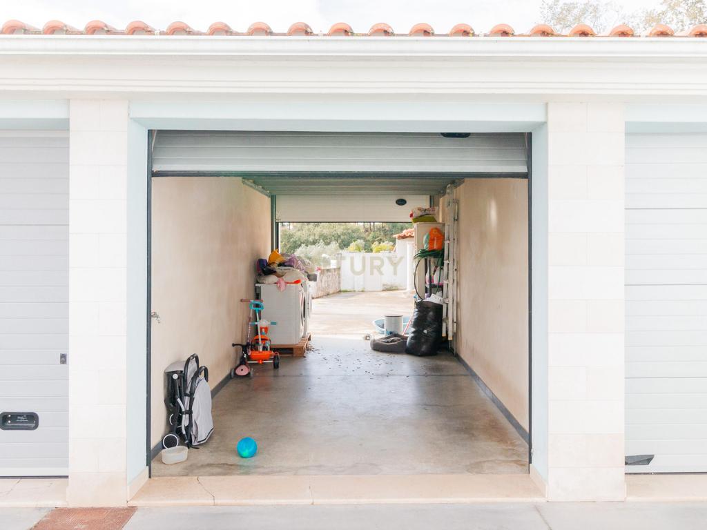 Apartamento Moderno T2 com Sótão e Garagem para Arrendamento na Boavista, Leiria - Image 34