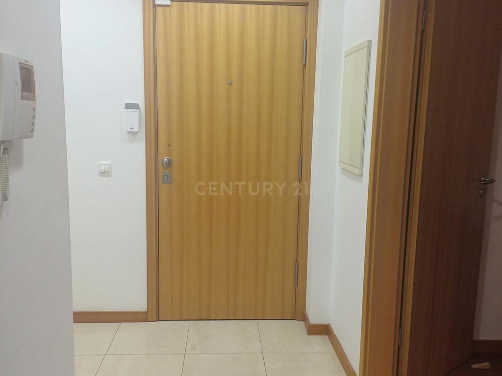 Excelente apartamento T3 - Com Parqueamento - MOBILADO - Image 21