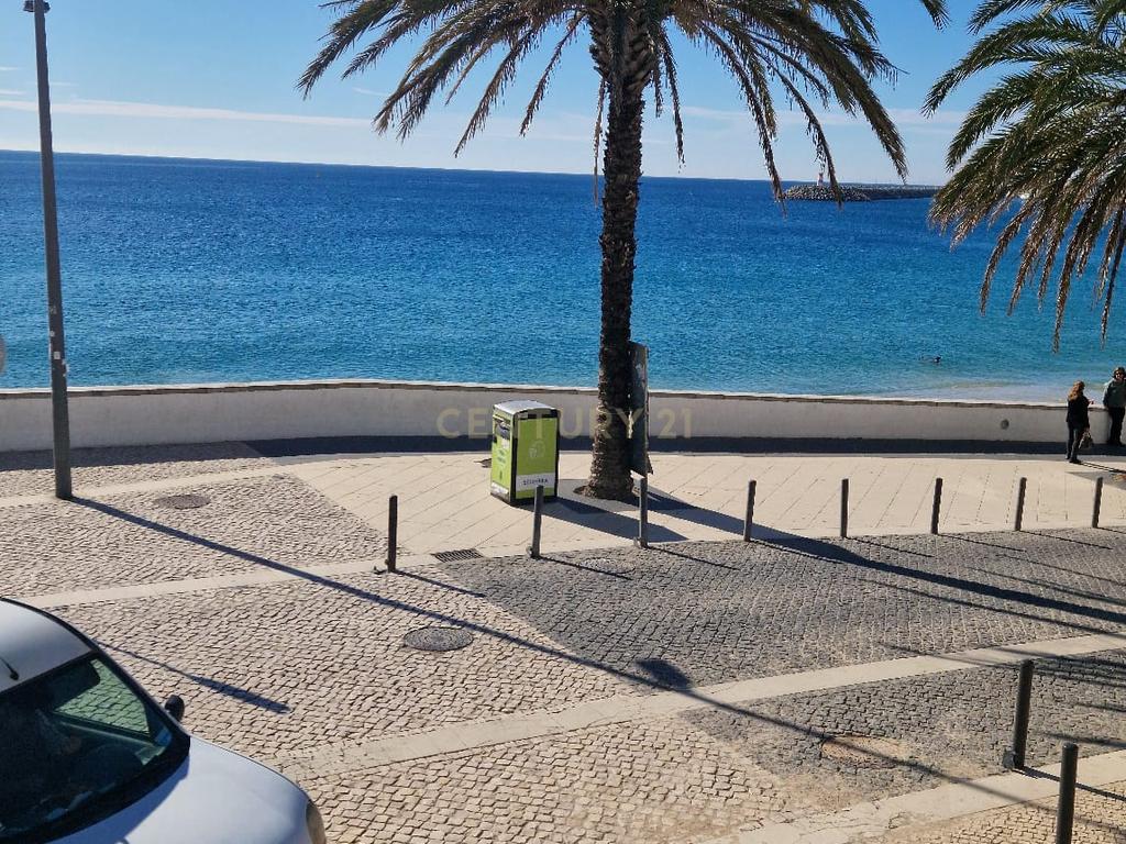 Prédio no Centro de Sesimbra – A 2 Minutos da Praia do Ouro - Image 11