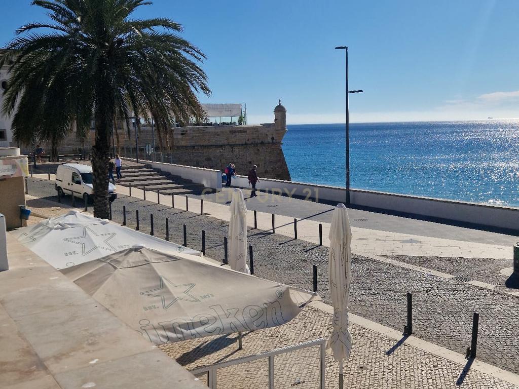 Prédio no Centro de Sesimbra – A 2 Minutos da Praia do Ouro - Image 2