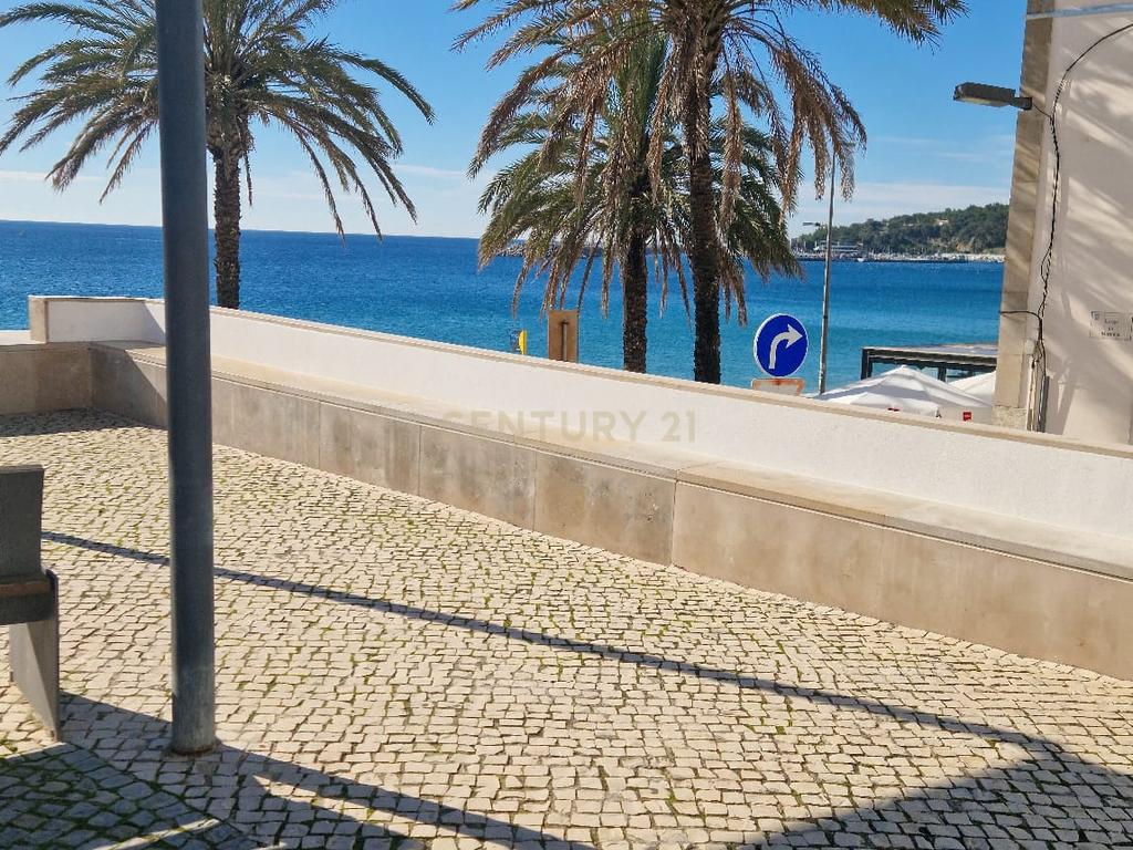 Prédio no Centro de Sesimbra – A 2 Minutos da Praia do Ouro - Image 9