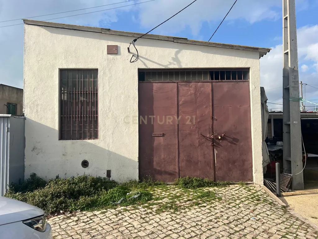 Armazém em São Pedro da Trafaria - Image 1