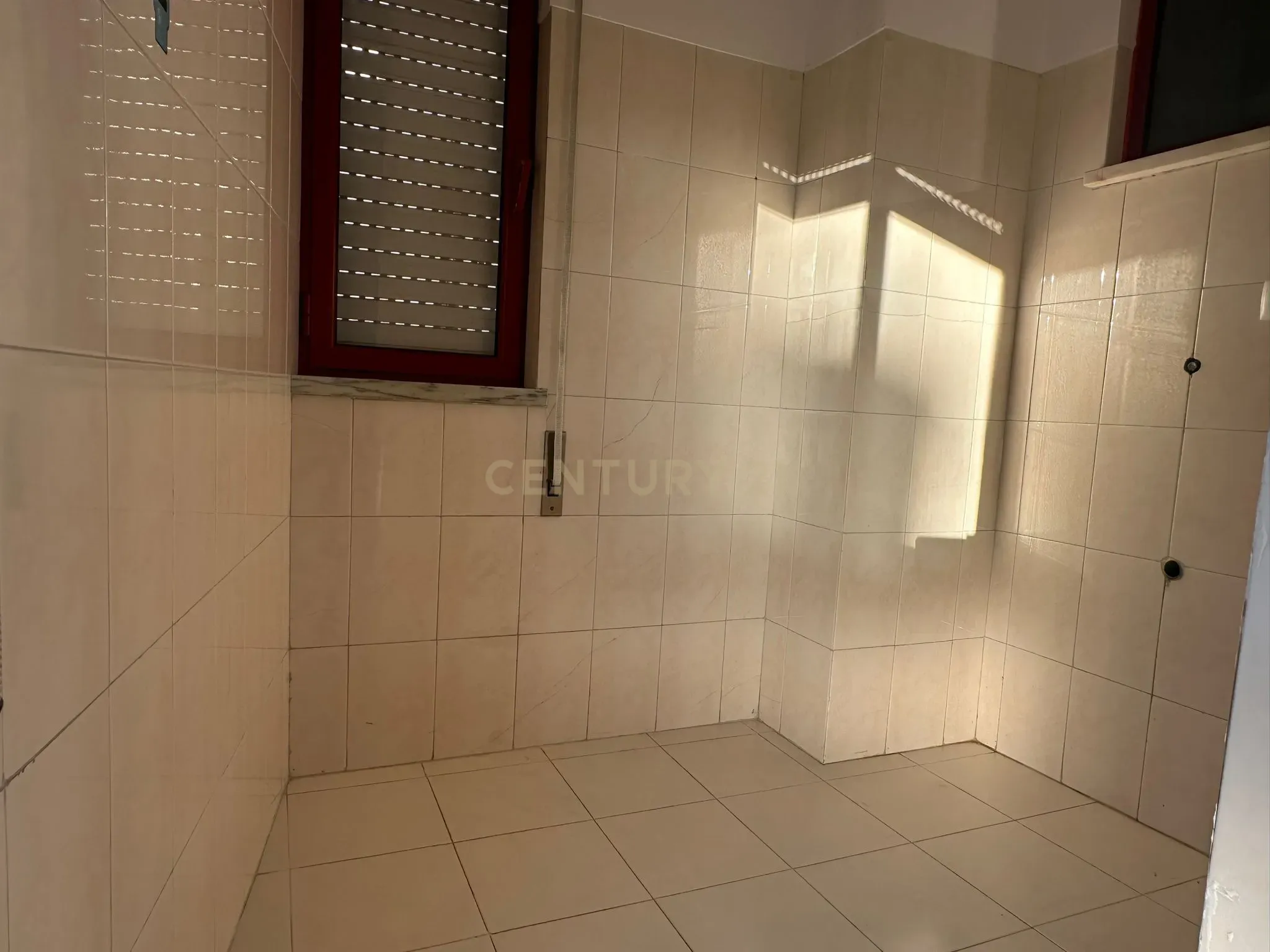 Fotografia 10 de Arrenda-se apartamento T3 amplo e bem localizado em Alverca.