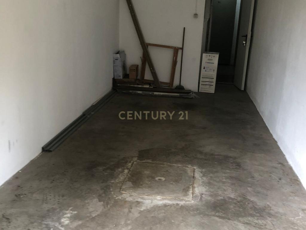 Garagem para venda em Monte Abraão - Image 2