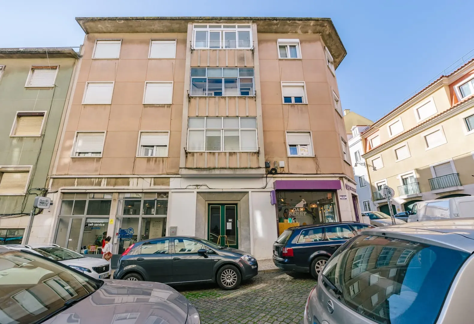 Apartamento T1 no Centro da Graça - Oportunidade de Renovação e Valorização - Image 46
