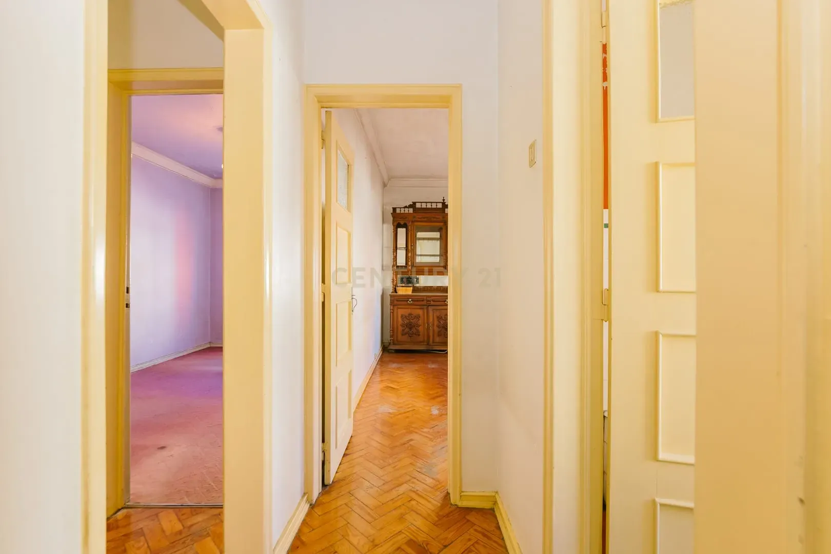 Apartamento T1 no Centro da Graça - Oportunidade de Renovação e Valorização - Image 25