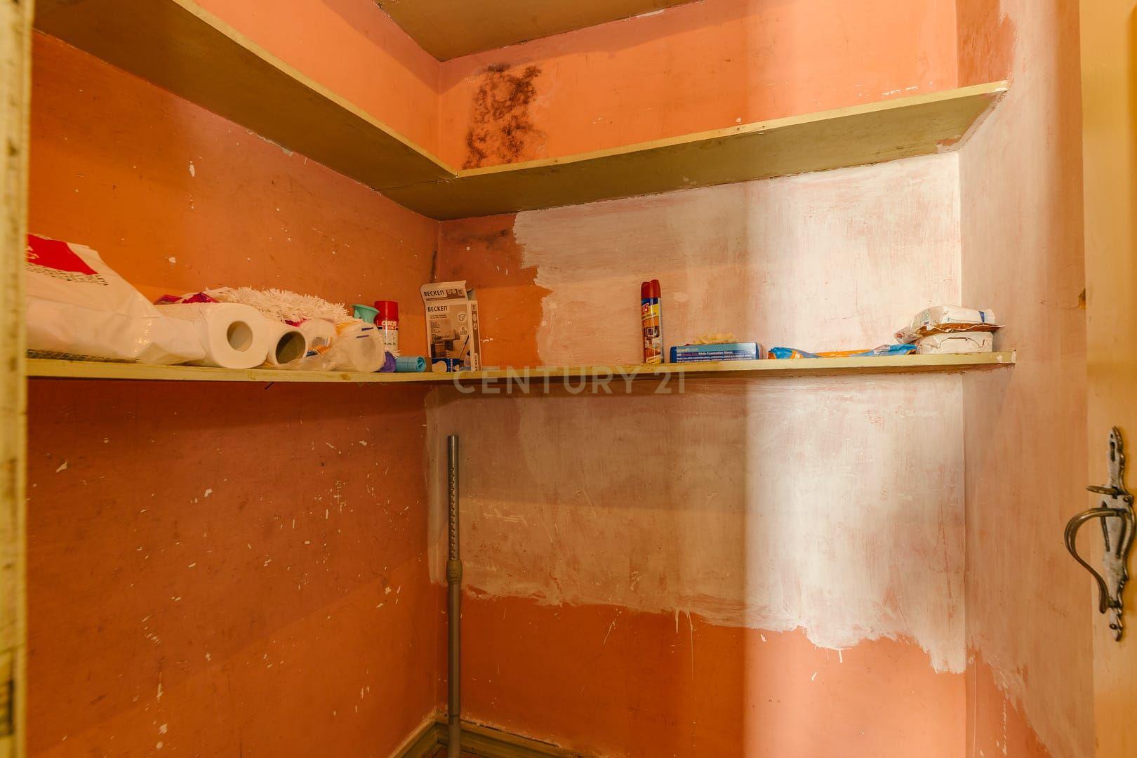 Apartamento T1 no Centro da Graça - Oportunidade de Renovação e Valorização - Image 31