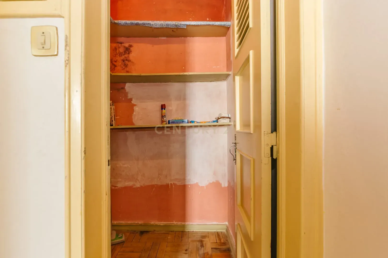 Apartamento T1 no Centro da Graça - Oportunidade de Renovação e Valorização - Image 30