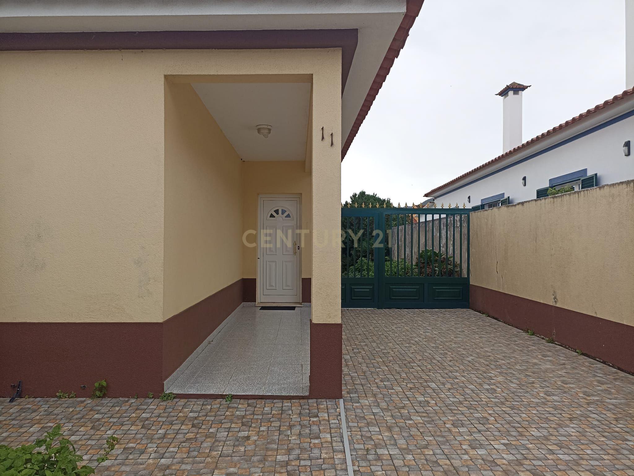 Moradia T4 em Rabo de Peixe, no concelho da Ribeira Grande! - Image 32