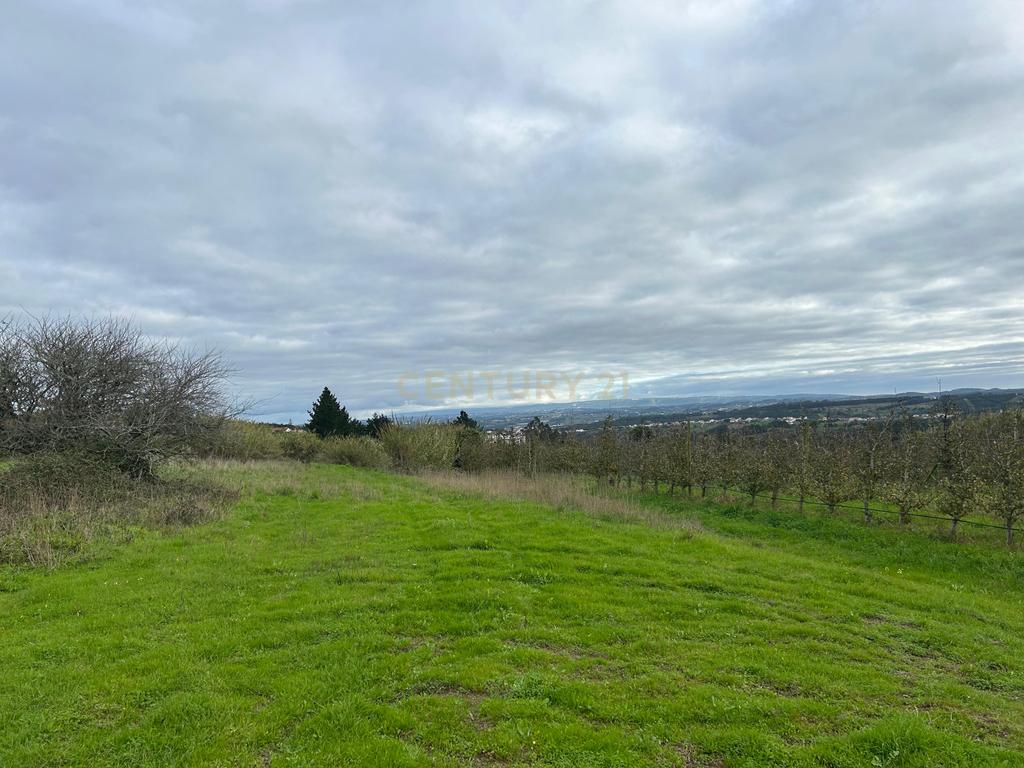 Magnífica oportunidade de investimento, terreno com área de 5160m2. - Image 1