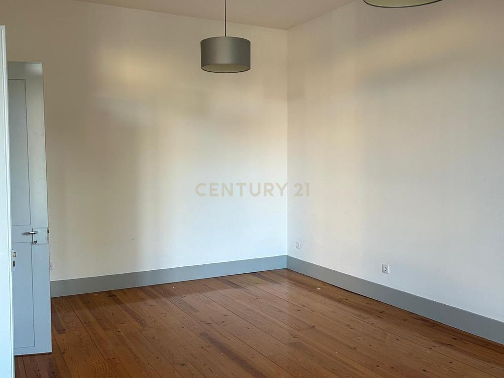 undefined - Image 4