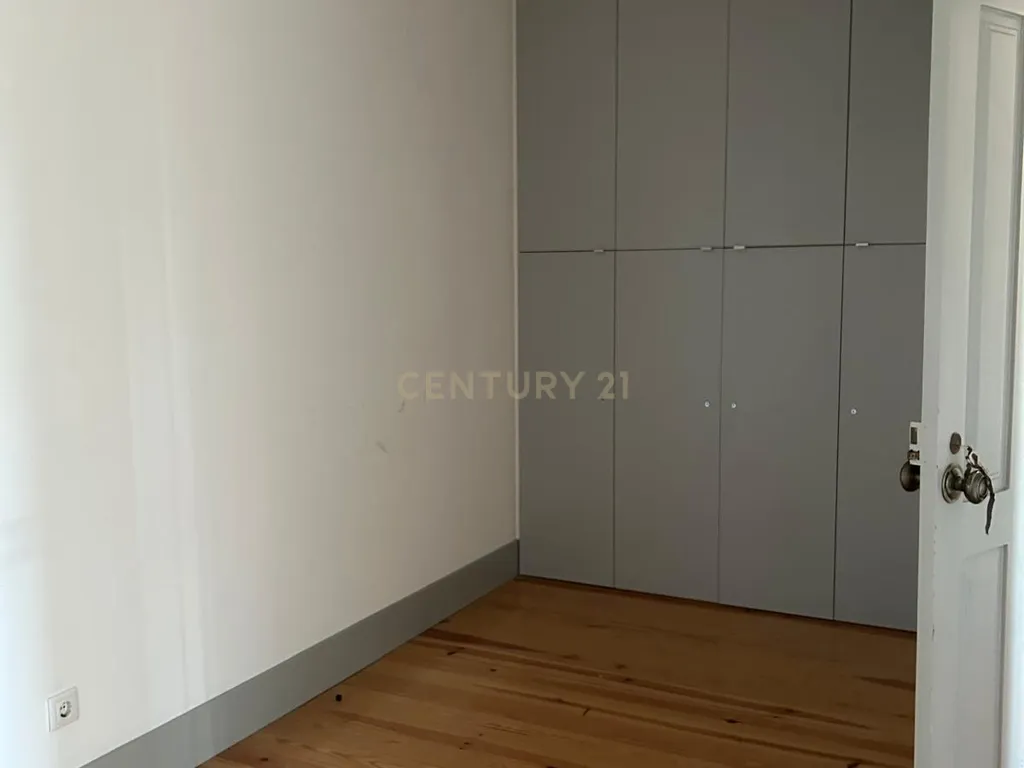 undefined - Image 8