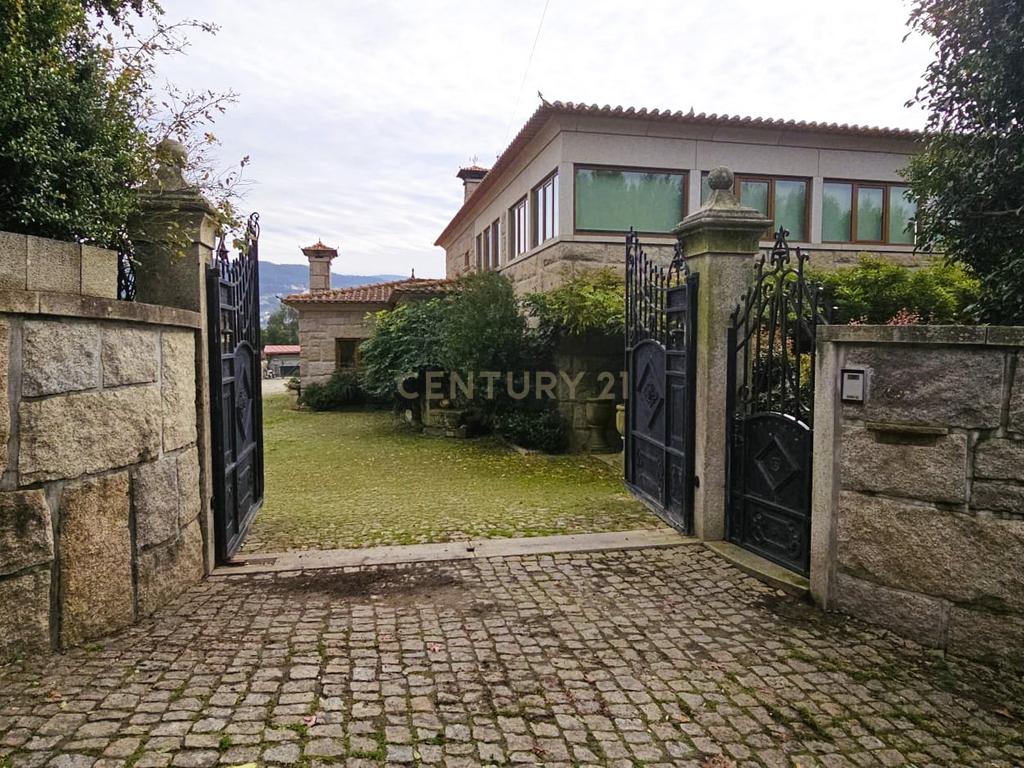 Moradia V4 Várzea do Douro - Marco de Canaveses - Image 1