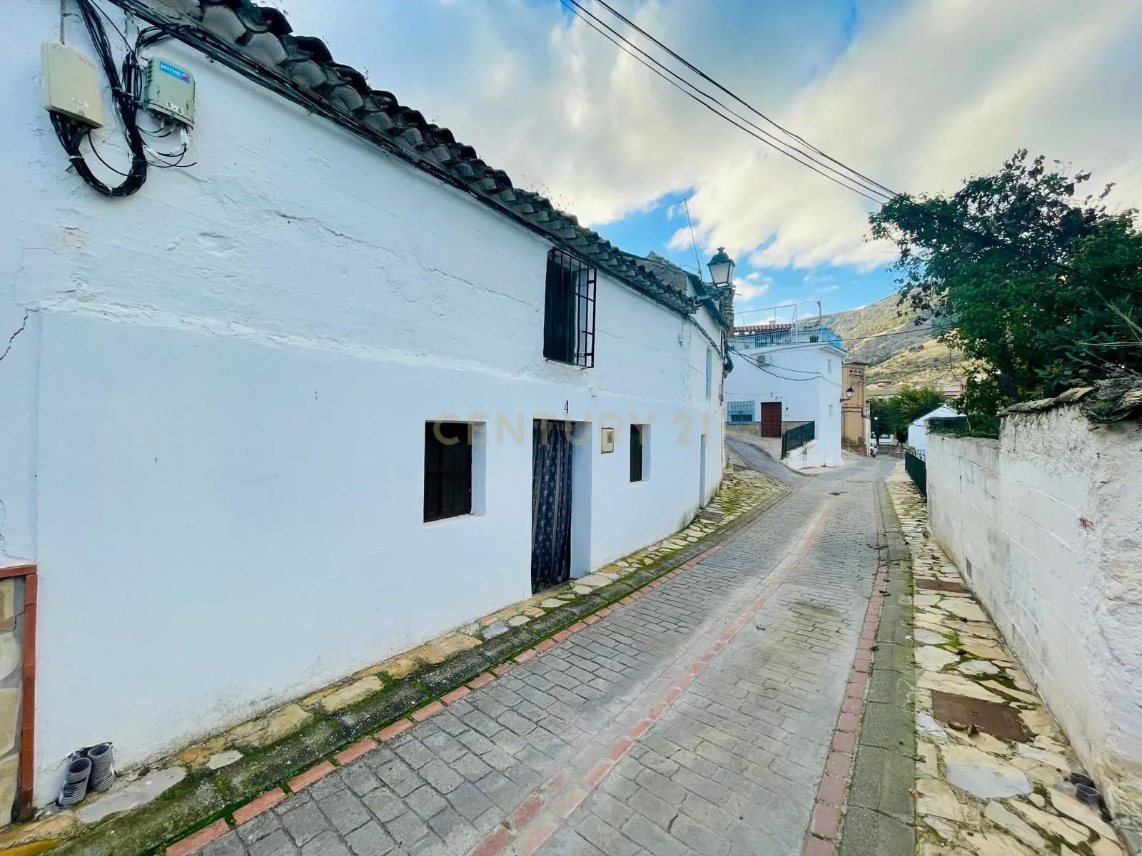 undefined - Image 1