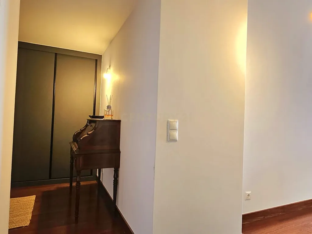 Apartamento com três quartos em Primeira Linha de Mar - Image 9