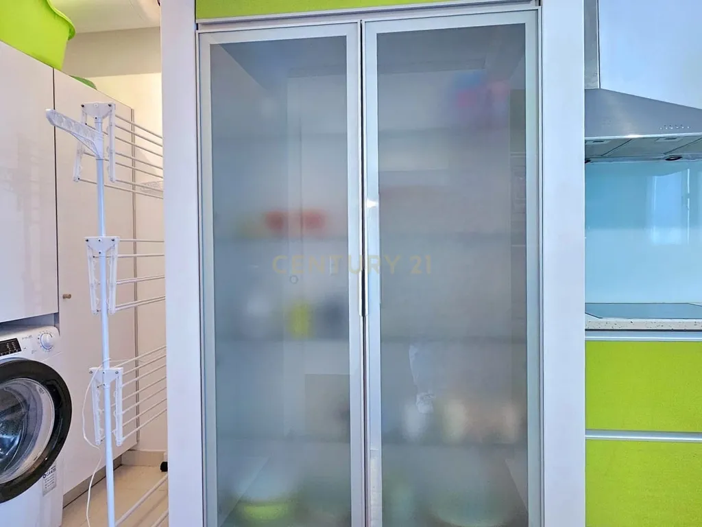 Apartamento com três quartos em Primeira Linha de Mar - Image 8