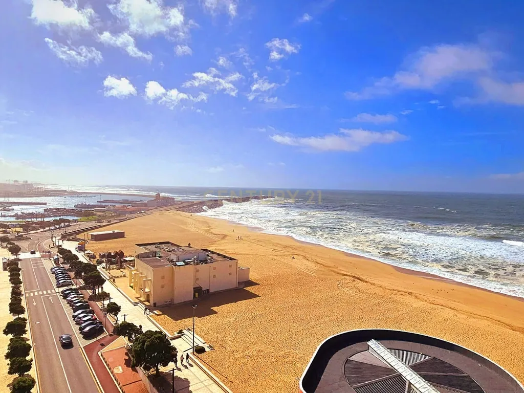 Apartamento com três quartos em Primeira Linha de Mar - Image 20