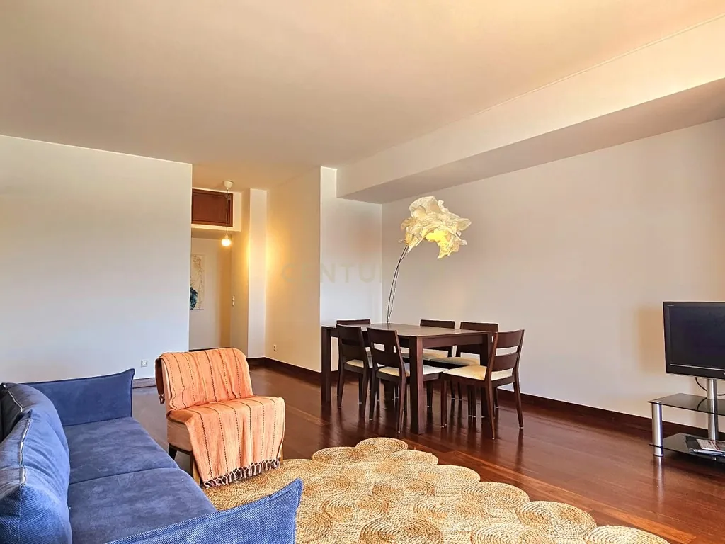 Apartamento com três quartos em Primeira Linha de Mar - Image 5