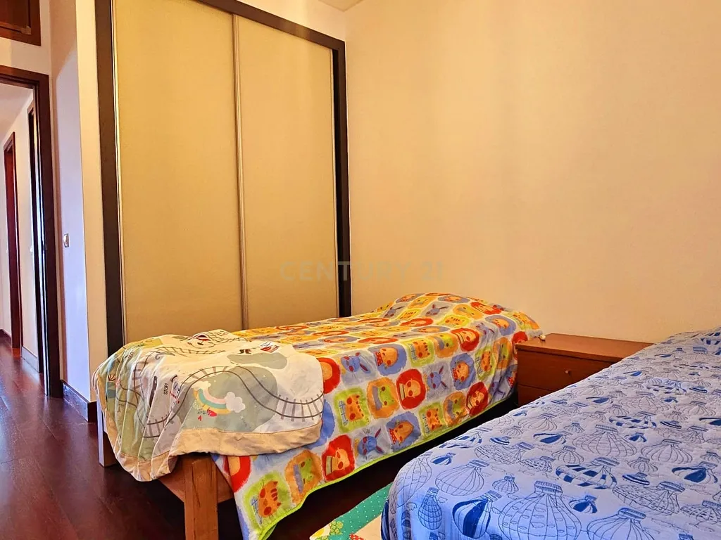 Apartamento com três quartos em Primeira Linha de Mar - Image 15
