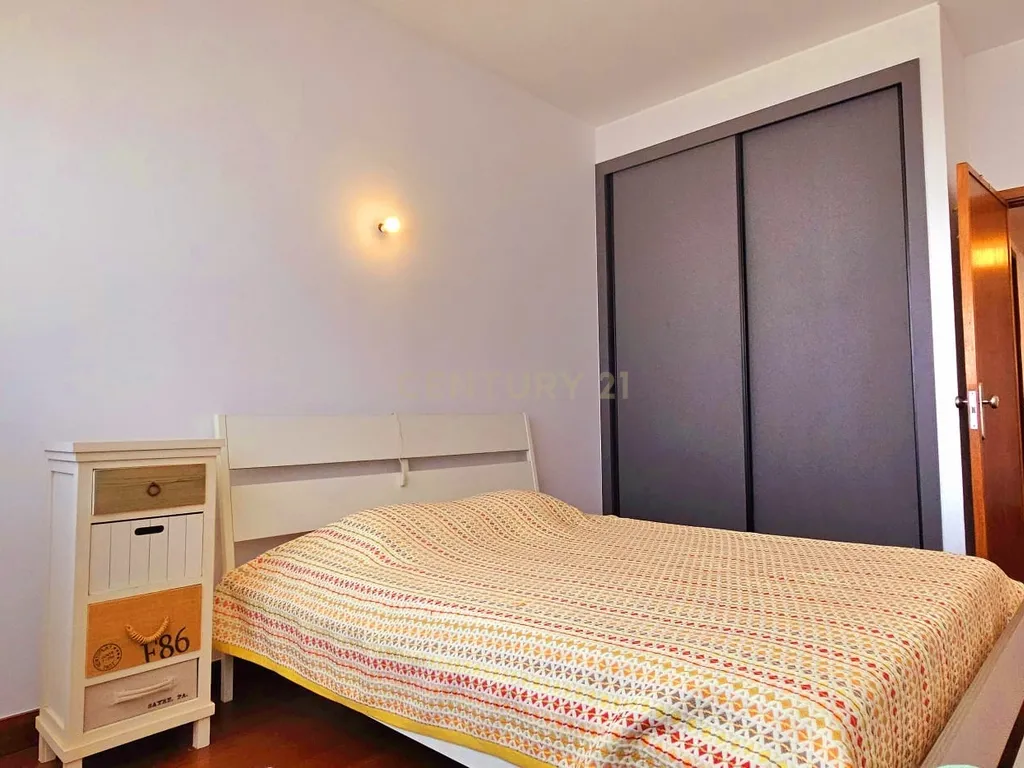 Apartamento com três quartos em Primeira Linha de Mar - Image 12