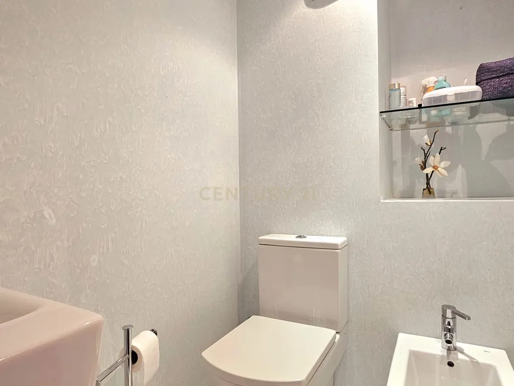 Apartamento com três quartos em Primeira Linha de Mar - Image 13