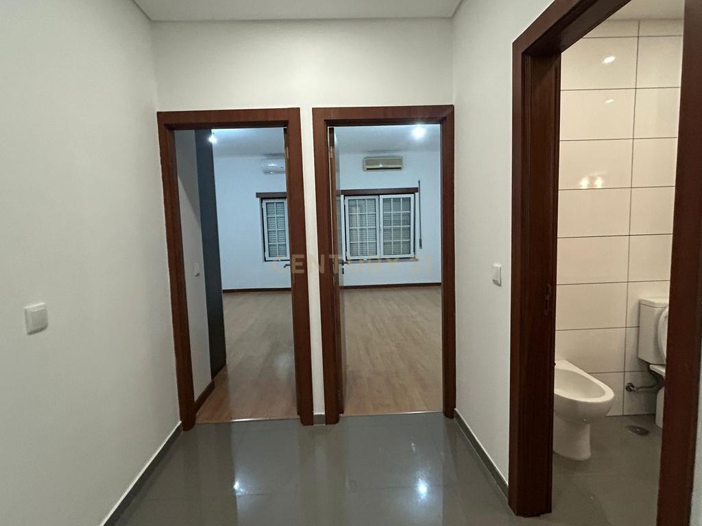 Apartamento T3 no centro de Viseu - Image 2