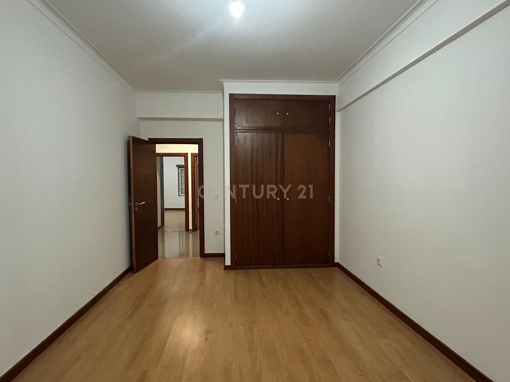 Apartamento T3 no centro de Viseu - Image 9