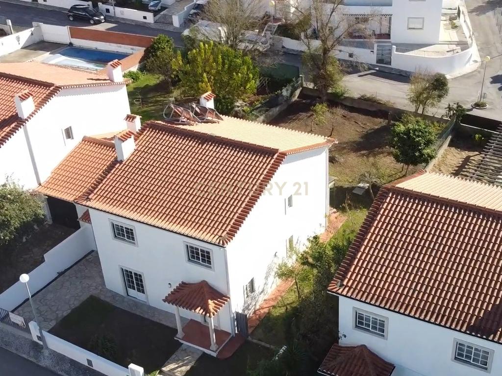 Moradia T5 situada no Aldeamento Bela Vista, Lameira -Alcobaça - Image 21
