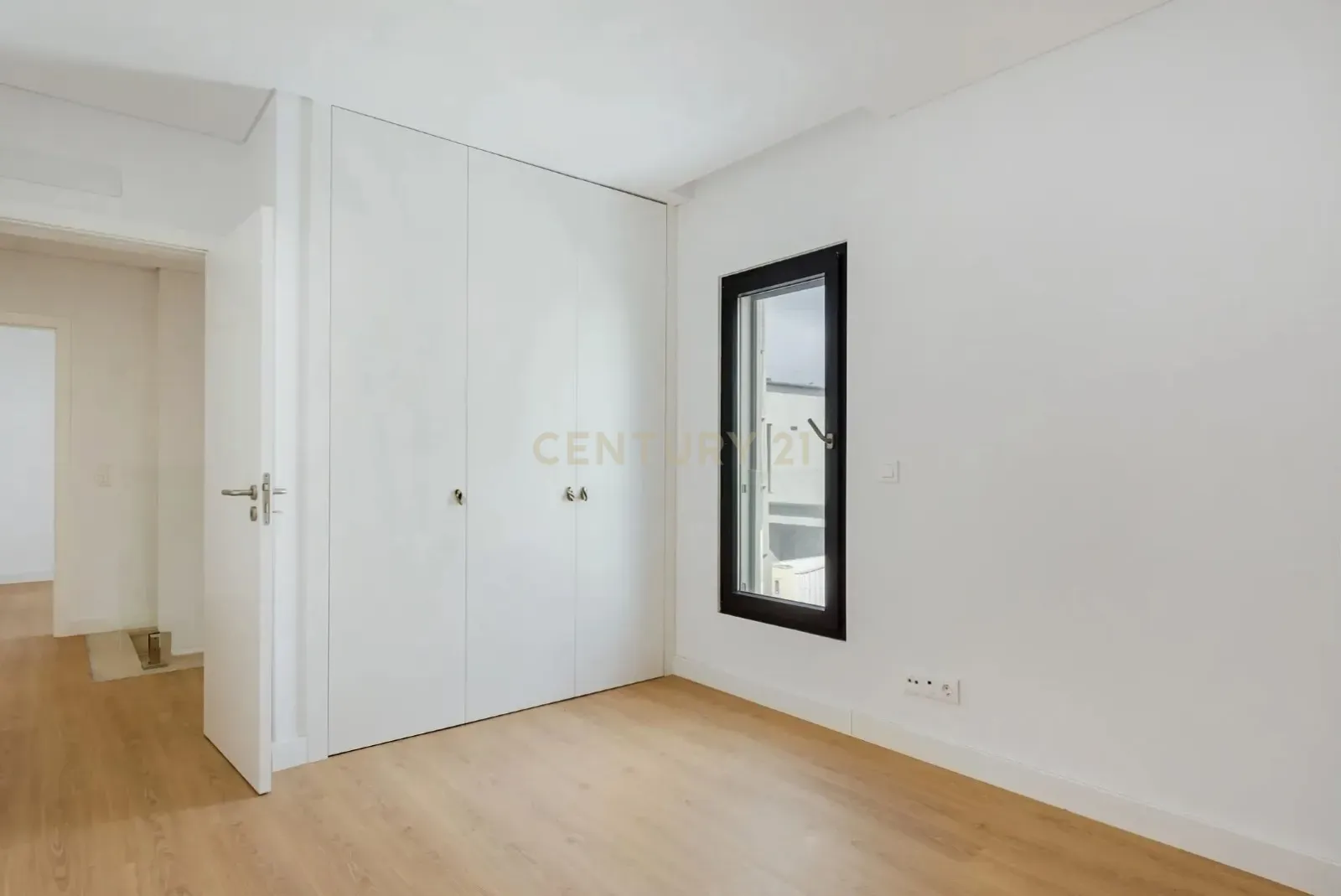 Moradia T3 - Excelente oportunidade de investimento, perto do centro de Cascais! - Image 10