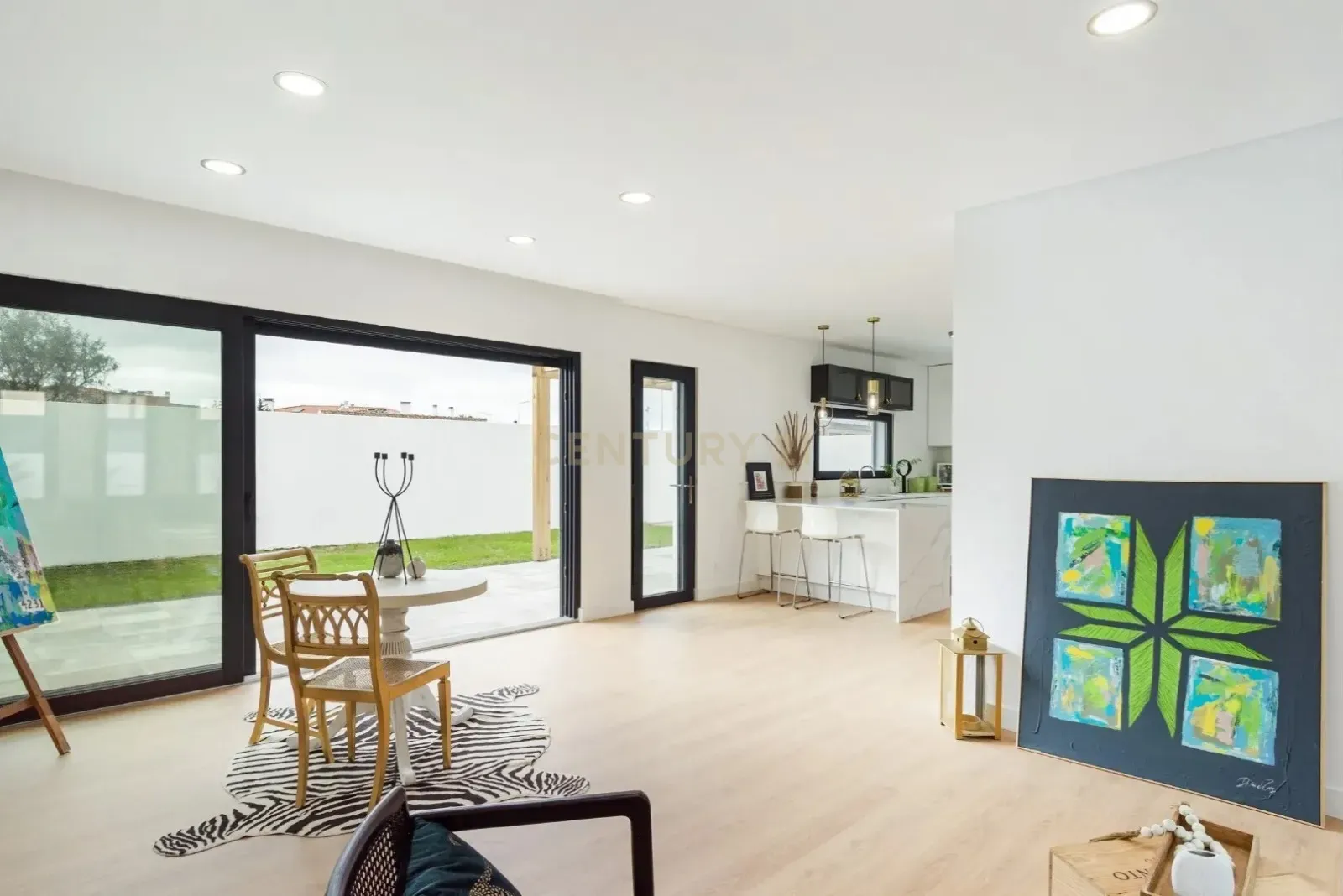 Moradia T3 - Excelente oportunidade de investimento, perto do centro de Cascais! - Image 1