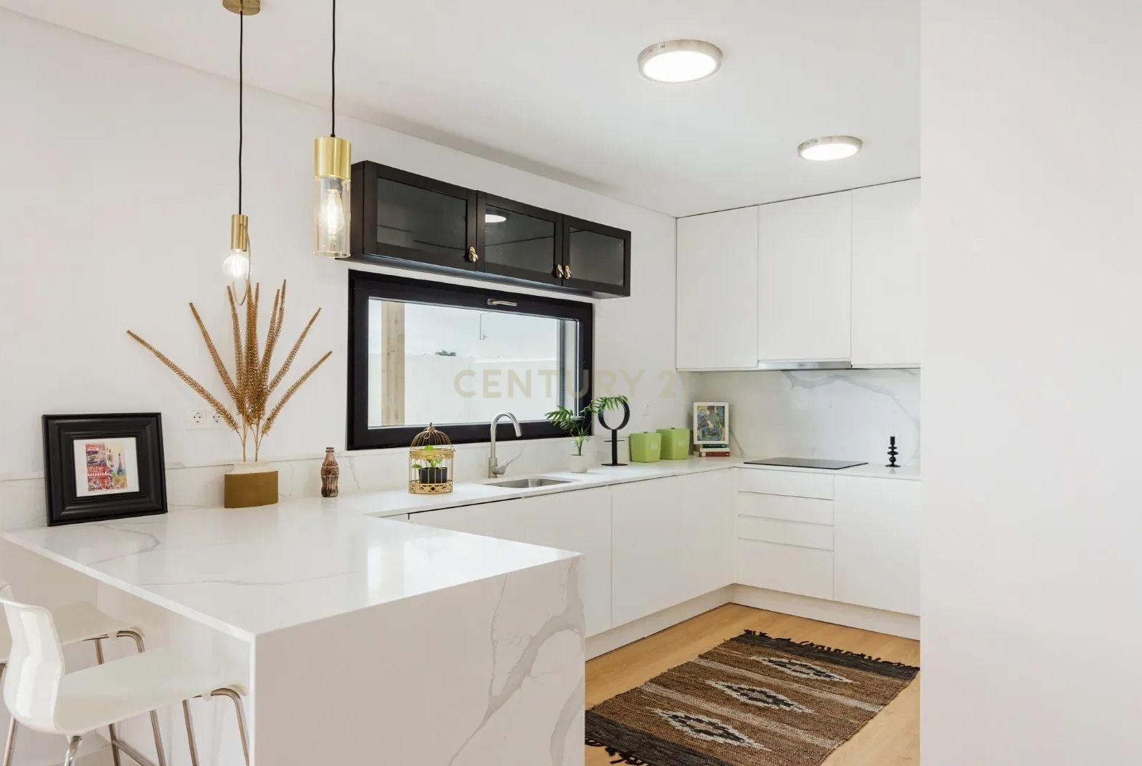 Moradia T3 - Excelente oportunidade de investimento, perto do centro de Cascais! - Image 3