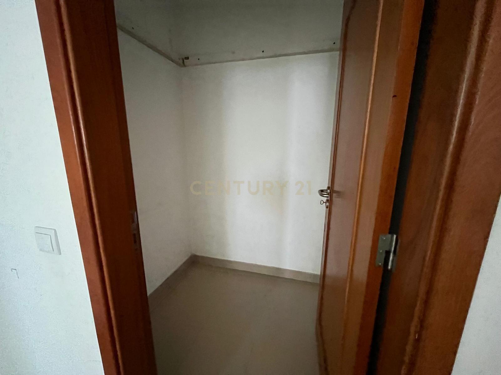 Loja com 55 m2 na Quinta dos Pinheiros - Image 11
