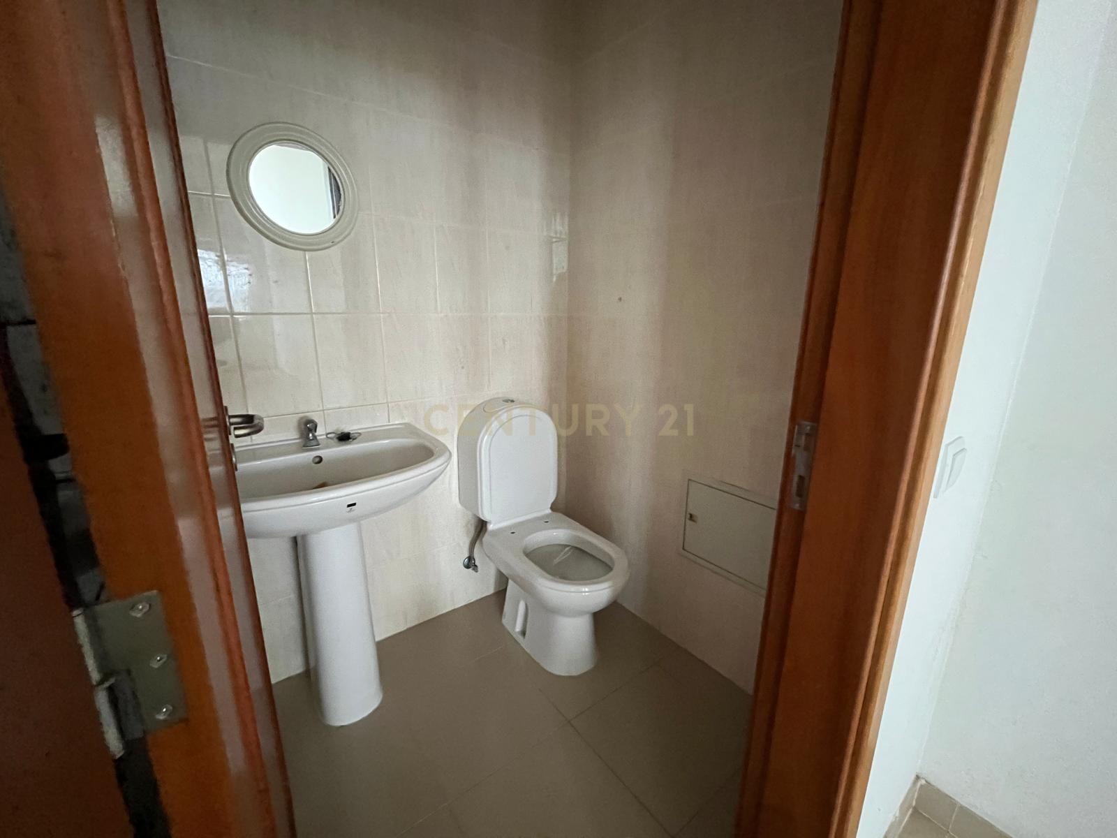 Loja com 55 m2 na Quinta dos Pinheiros - Image 10