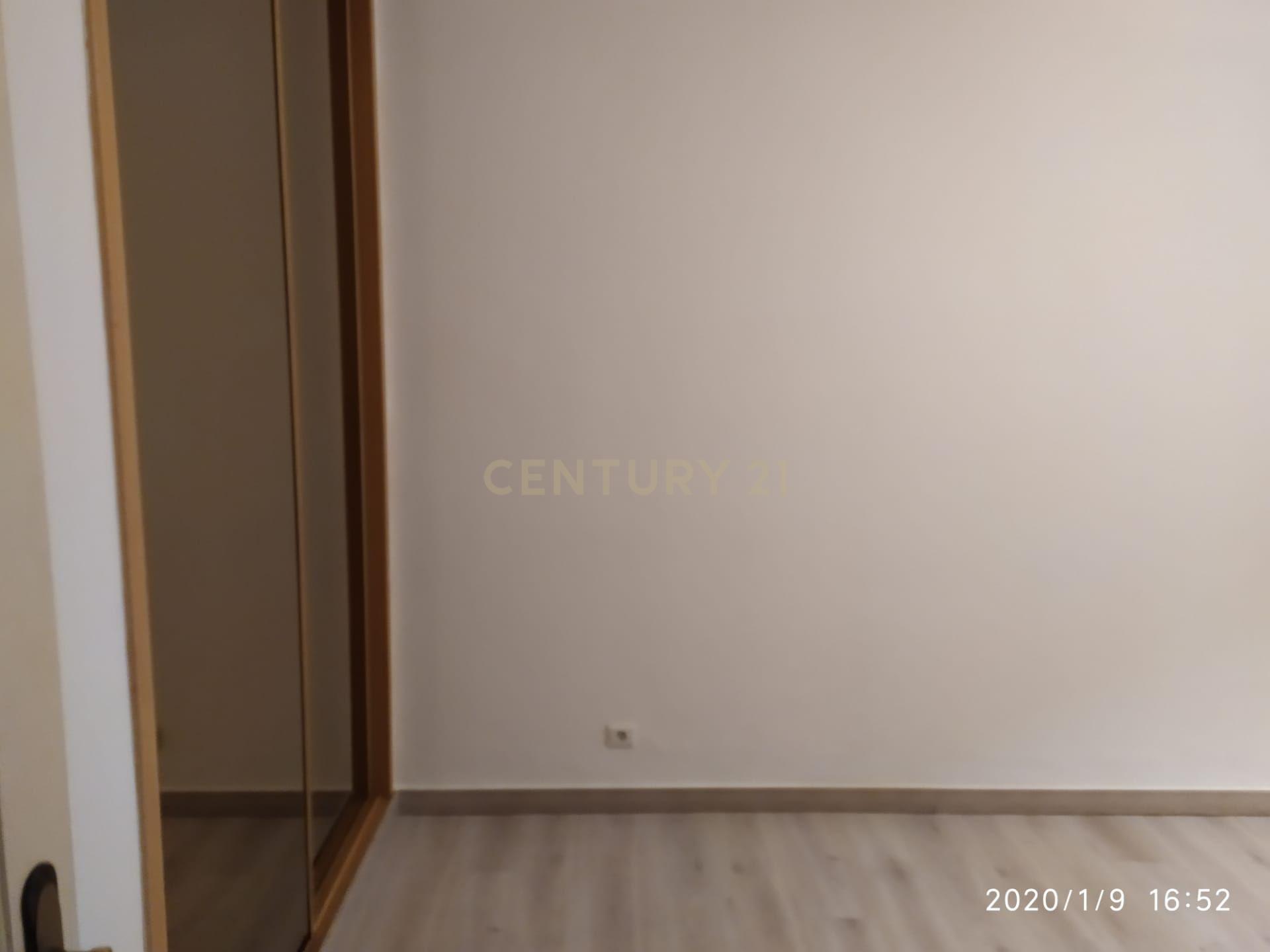 Fotografia 4 de T2 com Terraço para Arrendamento na Cova da Piedade