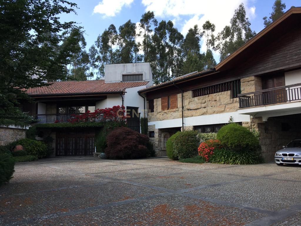 Herdade em Moreira de Cónegos – Moradia com 4 Frentes com Piscina 6 Hectares de terreno ideal para Organização de eventos, Alojamento local , boutique hotel etc - Image 3