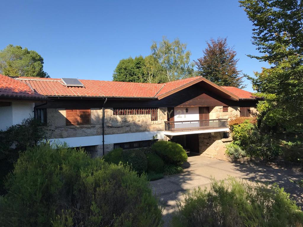 Herdade em Moreira de Cónegos – Moradia com 4 Frentes com Piscina 6 Hectares de terreno ideal para Organização de eventos, Alojamento local , boutique hotel etc - Image 2