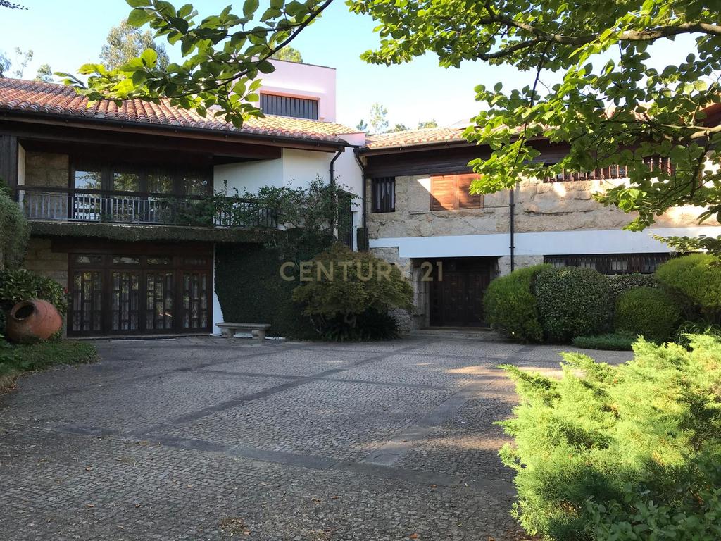 Herdade em Moreira de Cónegos – Moradia com 4 Frentes com Piscina 6 Hectares de terreno ideal para Organização de eventos, Alojamento local , boutique hotel etc - Image 6