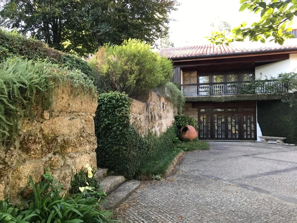 Herdade em Moreira de Cónegos – Moradia com 4 Frentes com Piscina 6 Hectares de terreno ideal para Organização de eventos, Alojamento local , boutique hotel etc - Image 9