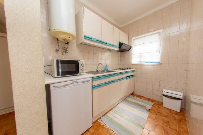 NÃO PERCA ESTA GRANDE OPORTUNIDADE DE VIVER NO PARAISO! APARTAMENTO AMPLO EM CONDOMINIO FECHADO COM TERRAÇO PRIVATIVO, PISCINA, CAMPO DE TÉNIS, CAMPO DE FUTEBOL E JARDIM, LOCALIZADO EM ZONA PRESTIGIADA - BEMPOSTA, ALVOR, A POUCOS MINUTOS DA BELISSIMA VILA - Image 5
