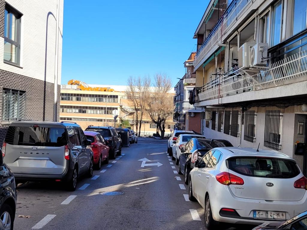 undefined - Image 1