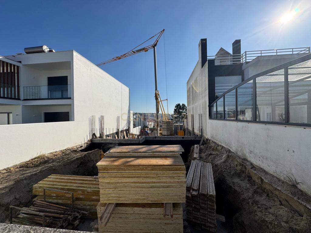 Lote de terreno com projecto aprovado para uma moradia  tipo t3 com vista de mar - Image 6