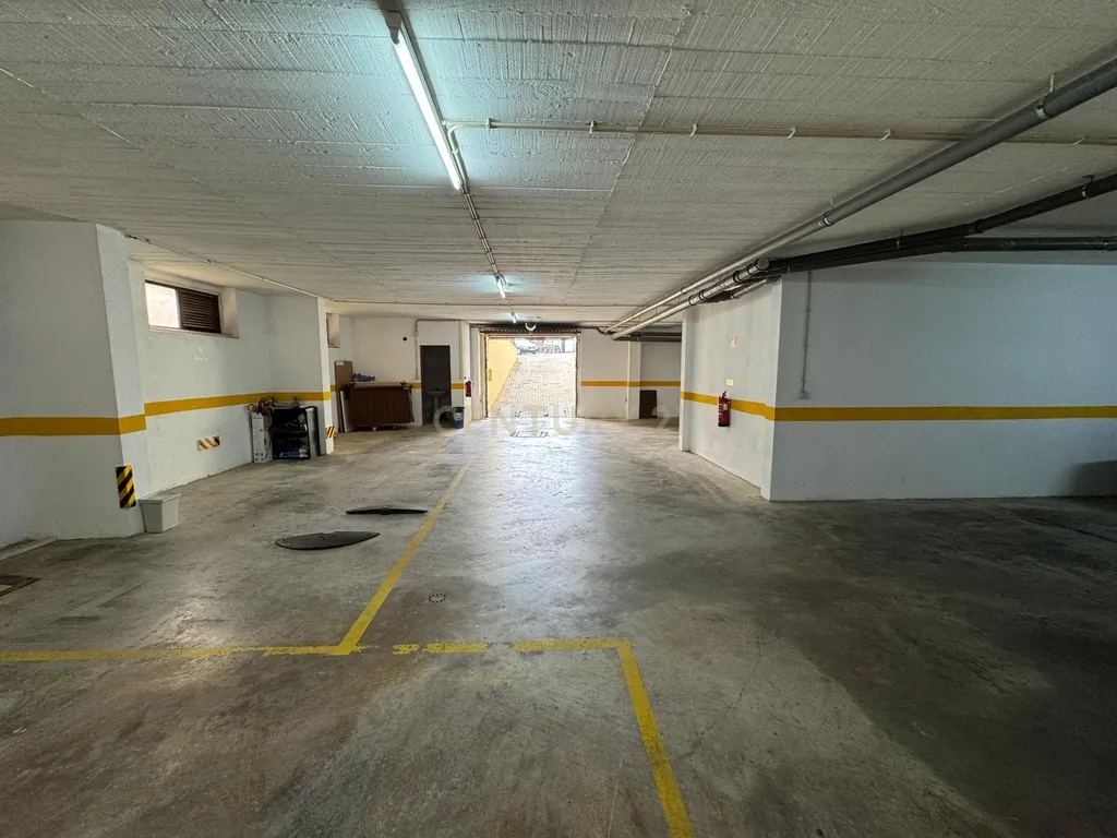 Garagem - 7 lugares de Parqueamento São Marcos - Sintra - Image 2